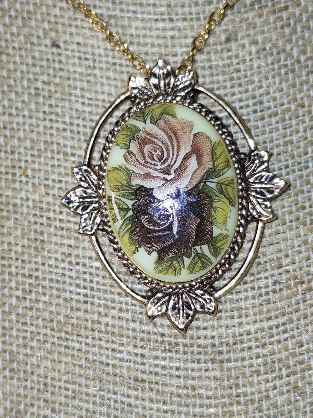 Sarah Coventry "Rose Marie" pendant necklace